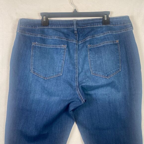 Sonoma Goods for Life Straight Leg Jeans Women’s 18R NWT Mid Rise Blue Denim - Picture 8 of 11